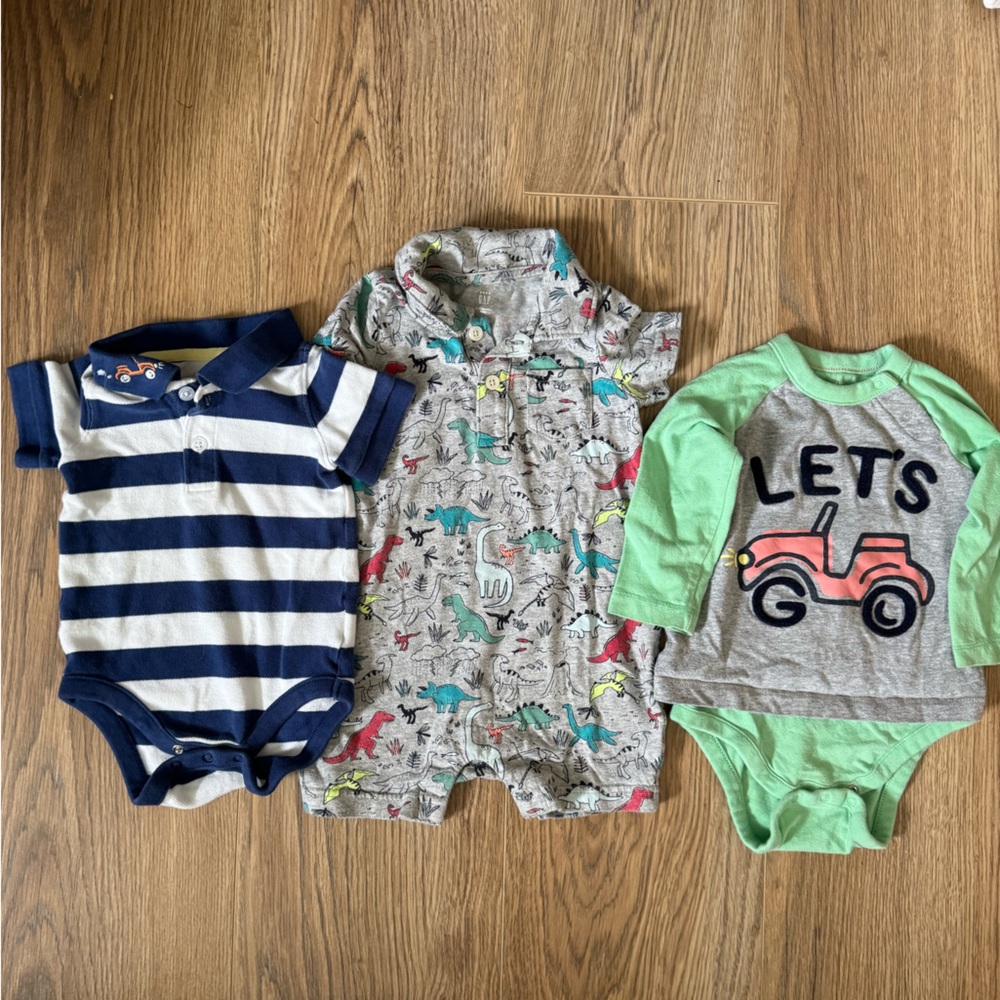 Baby Gap 6-12 Months Onesie Shorty Bundle Dinosaur and Car Graphics
